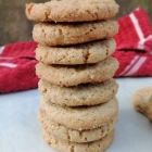 Spiced brown sugar cookies (biscuits)